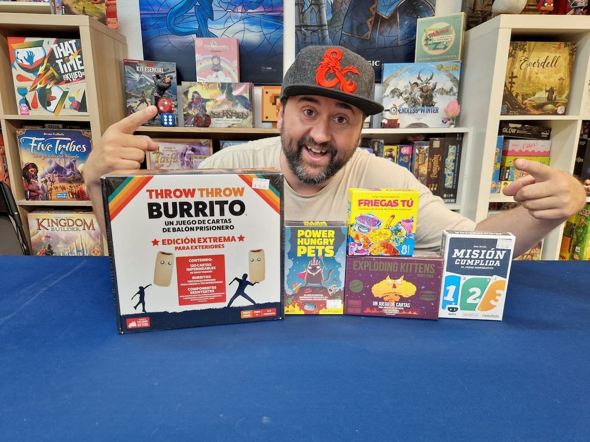 Raúl recomendando juegos portátiles para el verano en Cadena SER