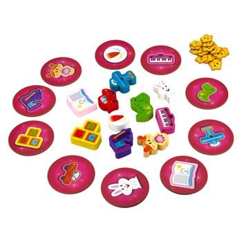 Magicaboo desplegado con juguetes, losetas y pañuelo