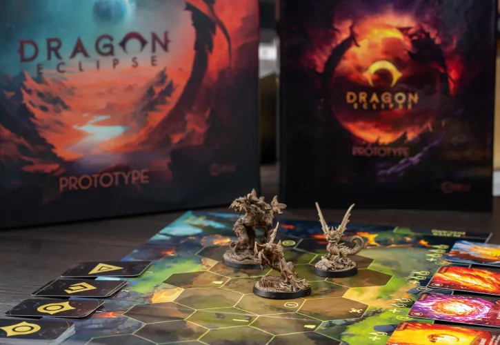 Tablero, cartas y miniaturas de Dragon Eclipse durante una partida