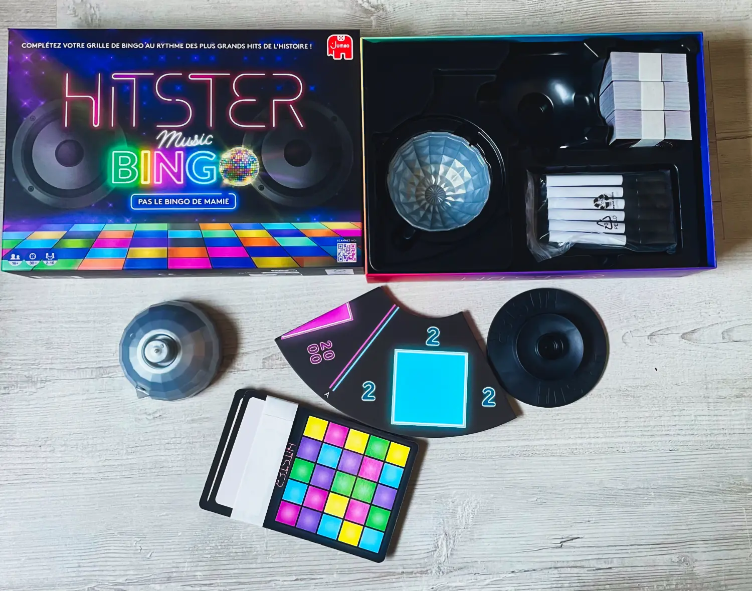 Bola de discoteca, cartones y tarjetas de Hitster Bingo