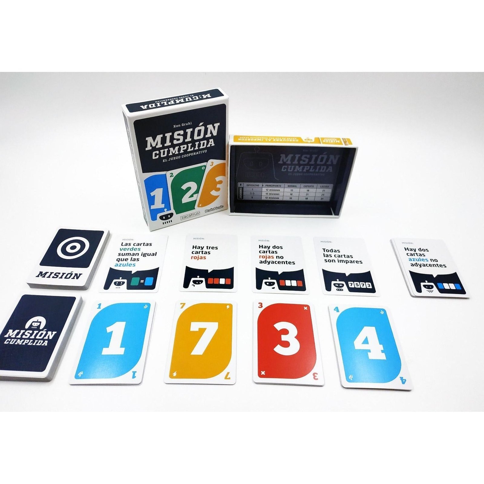 Caja, cartas numeradas y misiones de Misión Cumplida